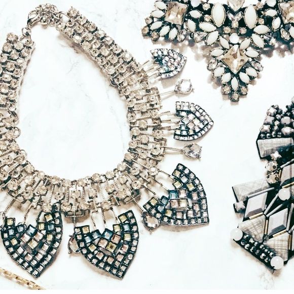 “BOHEMIAN NIGHTS” Crystal Rhinestone Statement Necklace - Picture 15 of 15